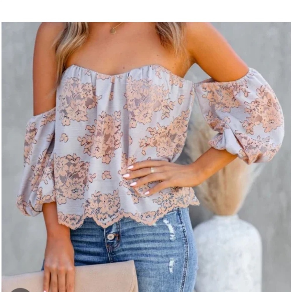 Off the shoulder Vici push up top